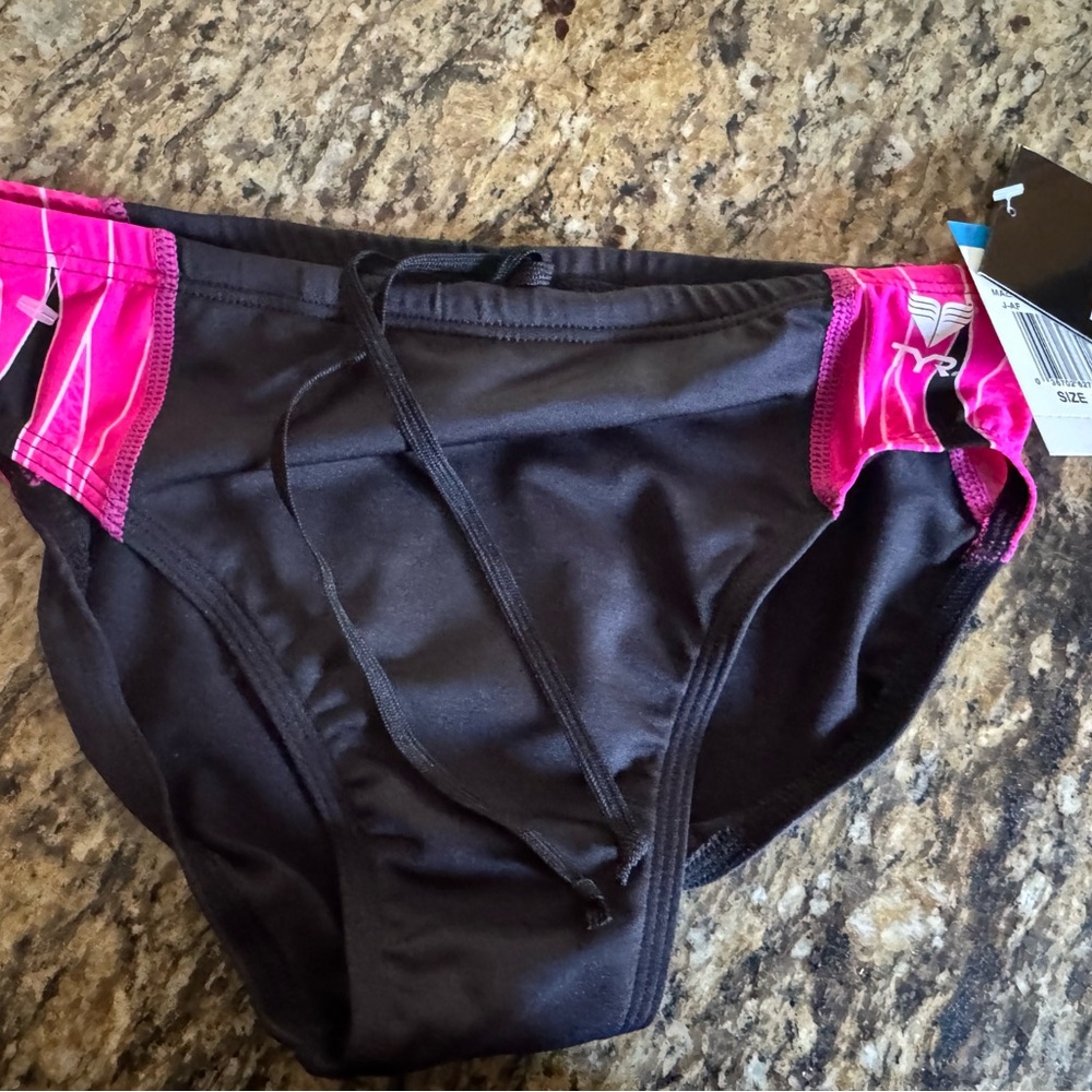 TYR NEW men’s size 30 Black Swim Brief with Pink Accent